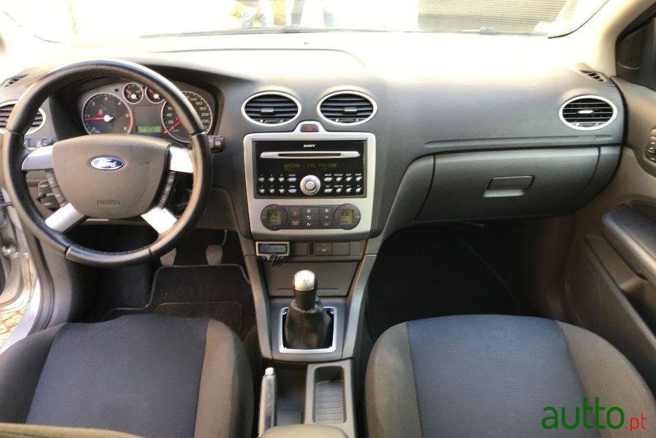 2006' Ford Focus Sw photo #3