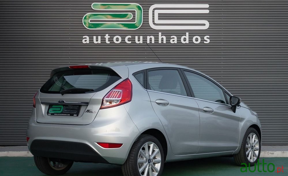 2016' Ford Fiesta photo #6