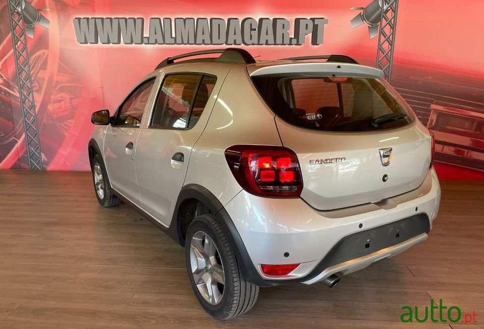 2017' Dacia Sandero Stepway photo #2