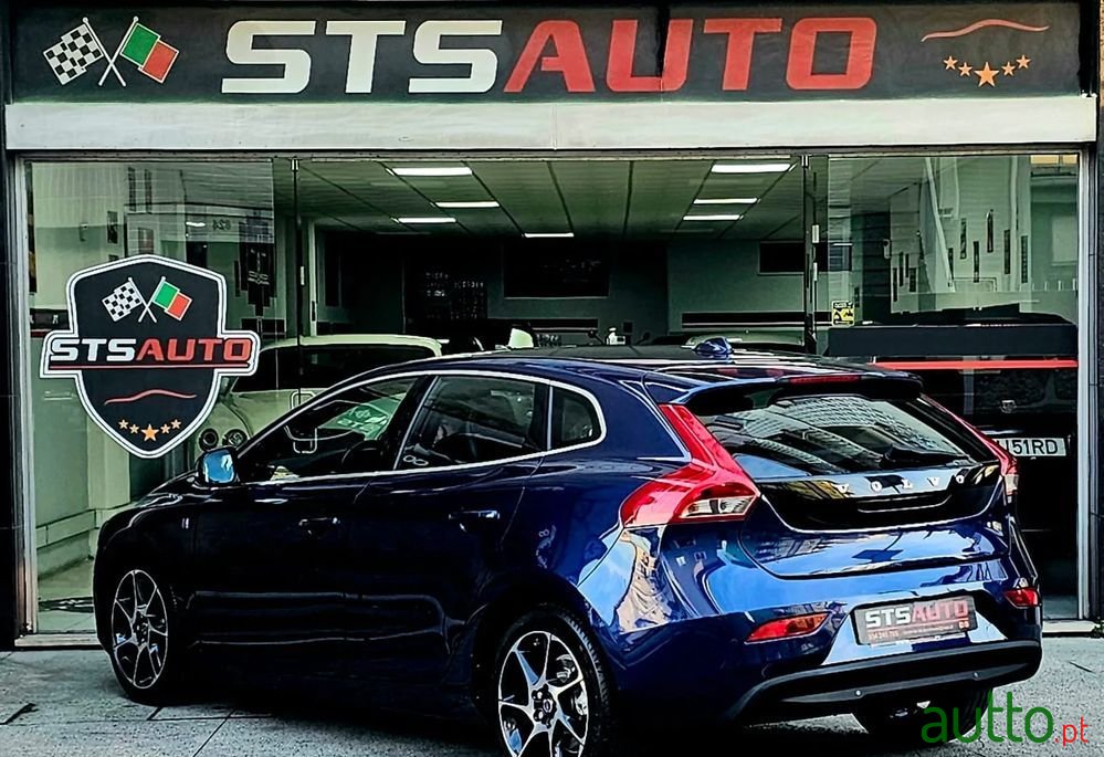 2015' Volvo V40 D2 Ocean Race photo #4