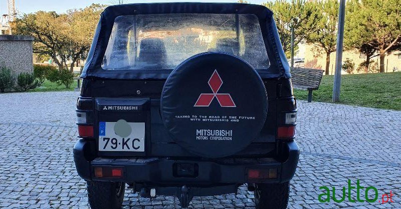 1992' Mitsubishi Pajero photo #1