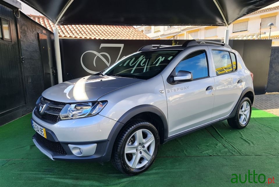 2016' Dacia Sandero photo #1