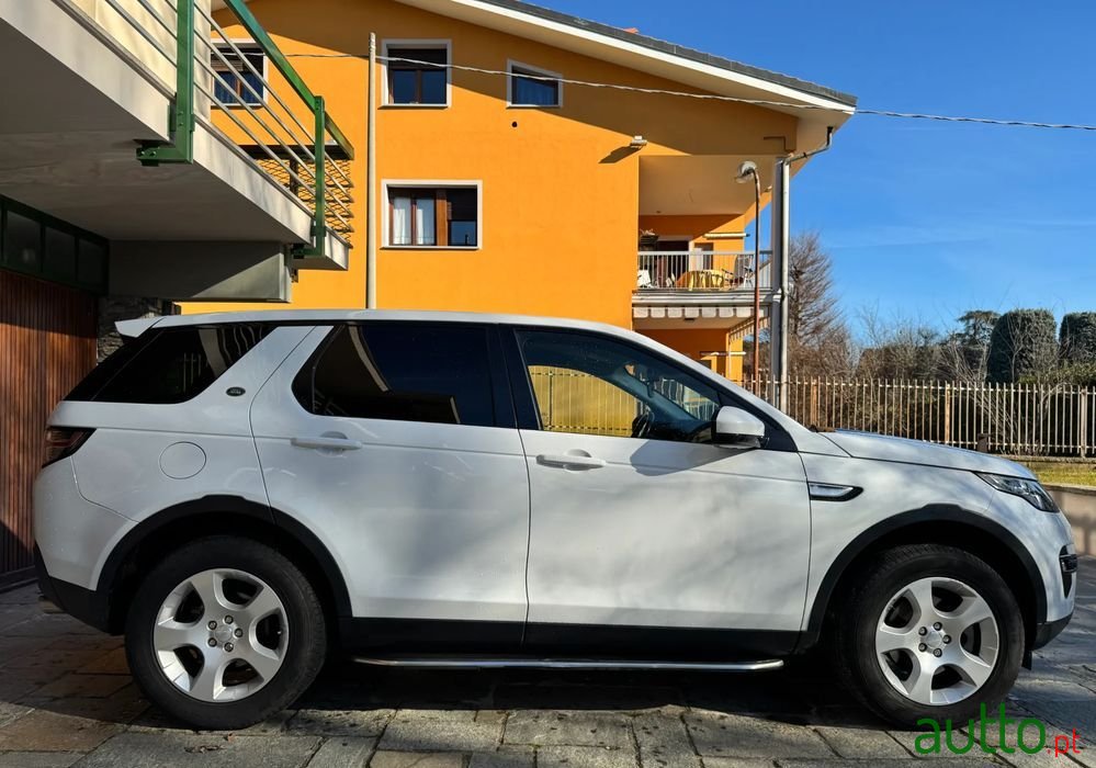 2016' Land Rover Discovery Sport photo #4
