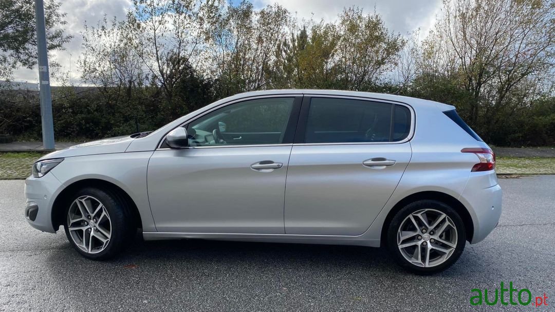 2013' Peugeot 308 photo #5