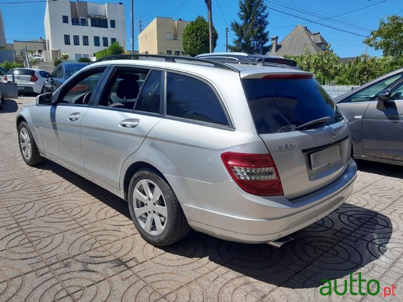 2010' Mercedes-Benz C-220 photo #3