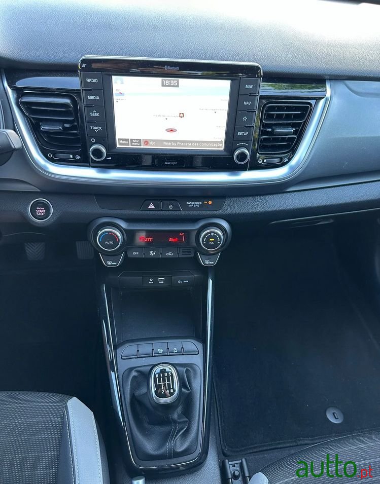 2020' Kia Stonic 1.0 T-Gdi Tech photo #6