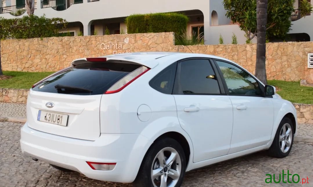 2010' Ford Focus photo #6