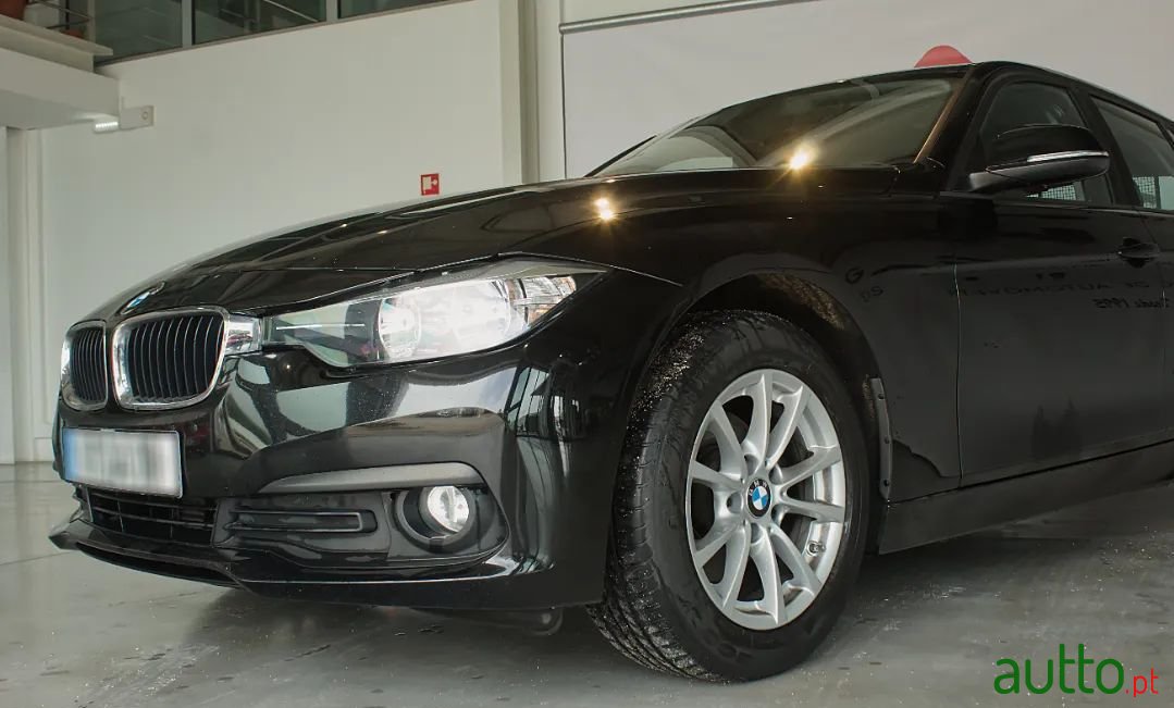 2016' BMW 318 photo #3