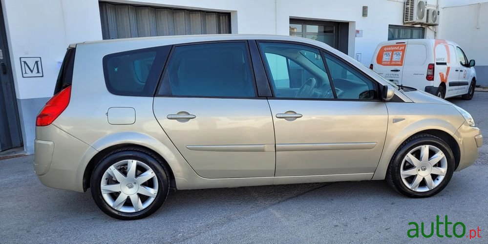 2007' Renault Grand Scenic photo #5