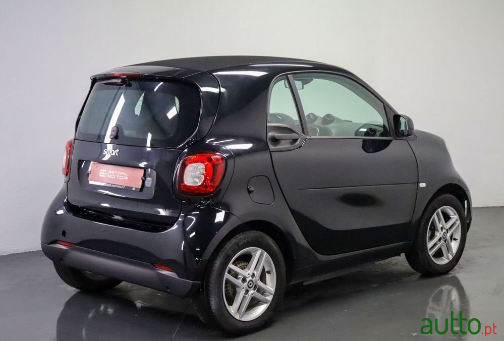 2021' Smart Fortwo Passion photo #2