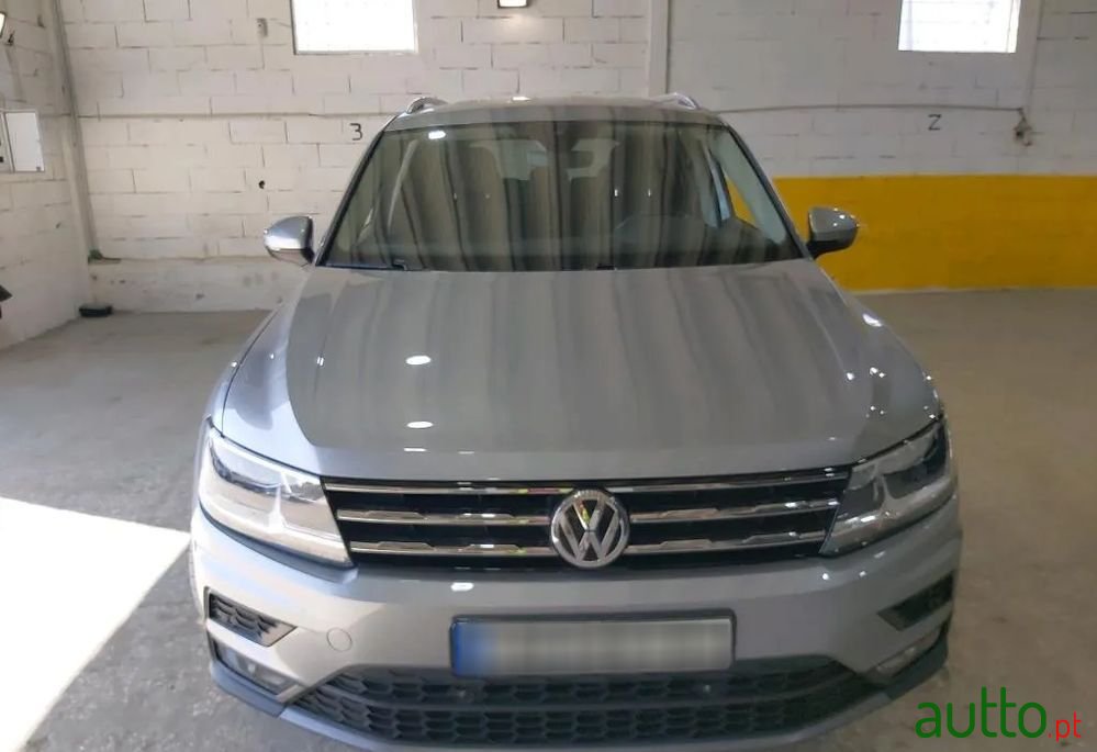 2021' Volkswagen Tiguan Allspace photo #4