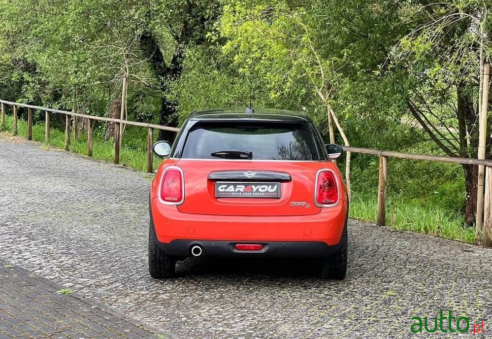 2018' MINI Cooper D photo #3