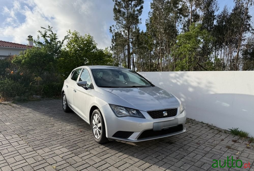 2014' SEAT Leon photo #2