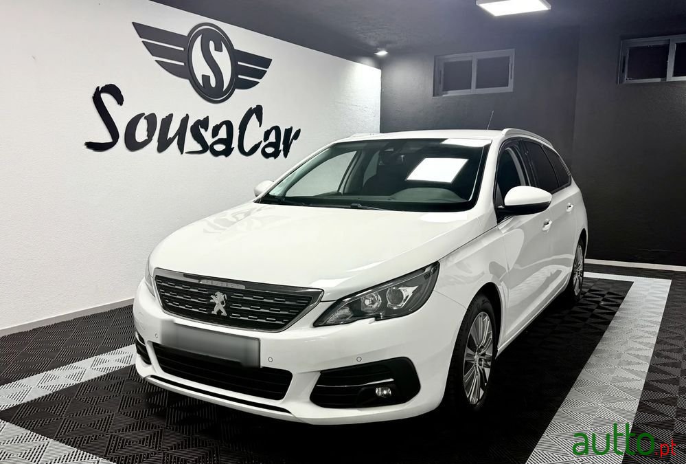 2020' Peugeot 308 photo #6