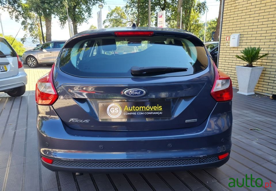 2011' Ford Focus Titanium photo #6