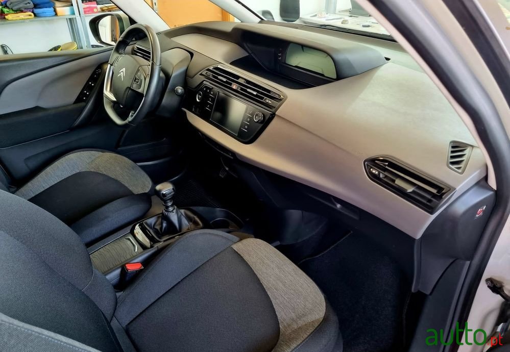 2019' Citroen C4 Spacetourer photo #5