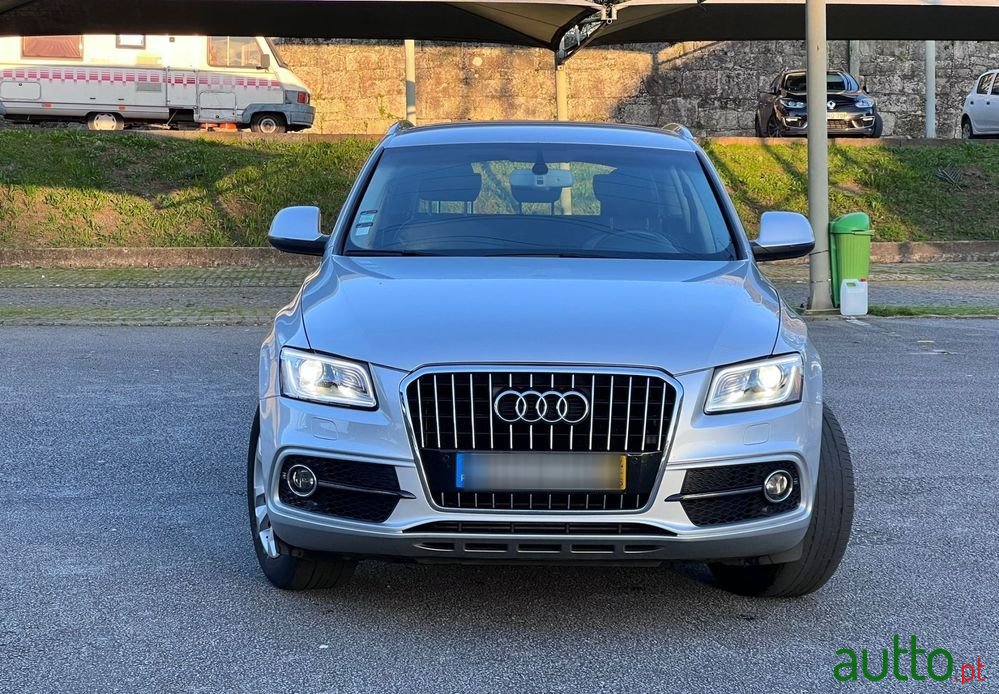 2014' Audi Q5 S-Line photo #2