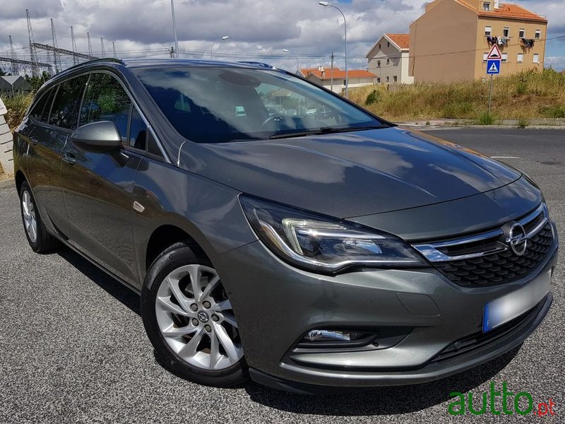 2018' Opel Astra Sports Tourer photo #3