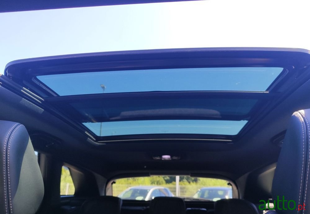 2022' Peugeot 3008 photo #5