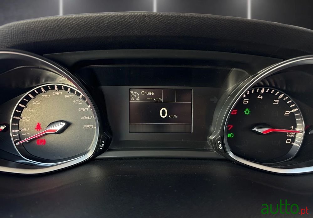 2019' Peugeot 308 photo #3