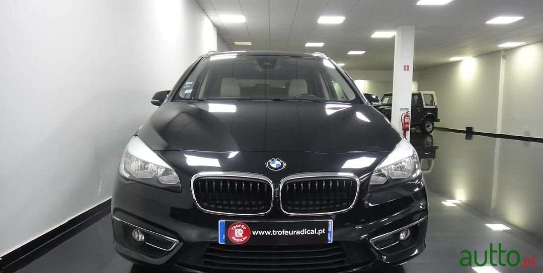 2016' BMW 216 Gran Tourer photo #4