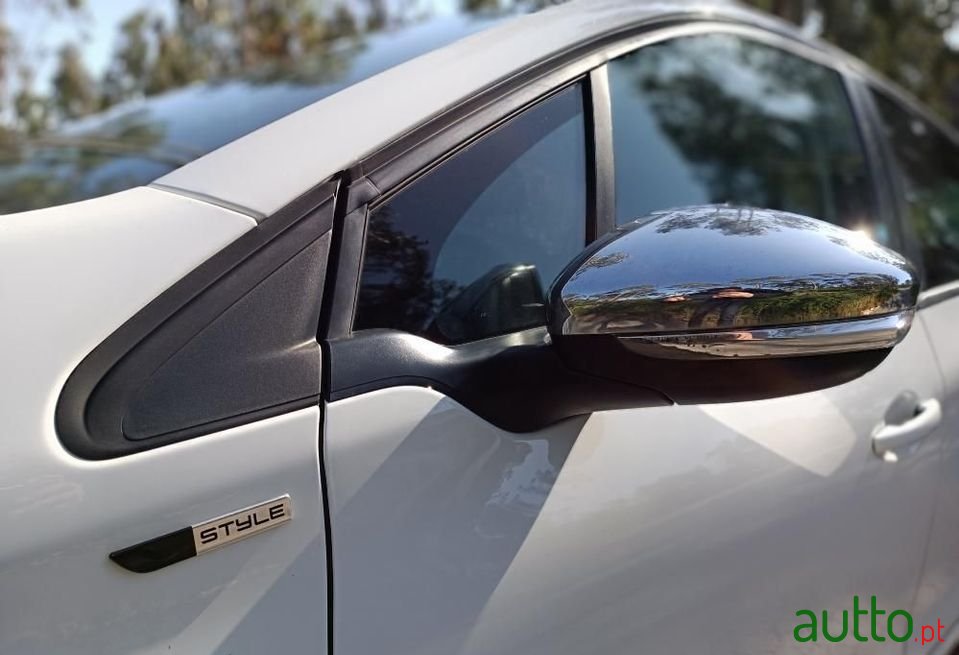 2017' Peugeot 208 photo #3