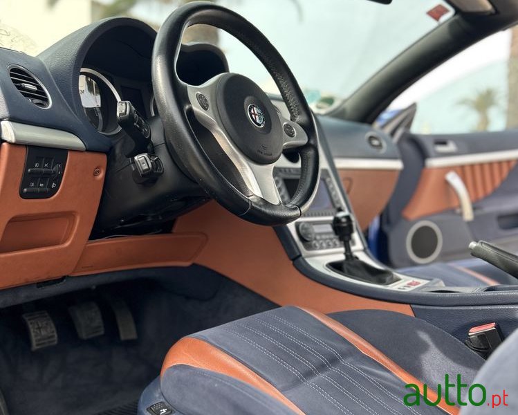 2007' Alfa Romeo Spider 2.2 Jts photo #5