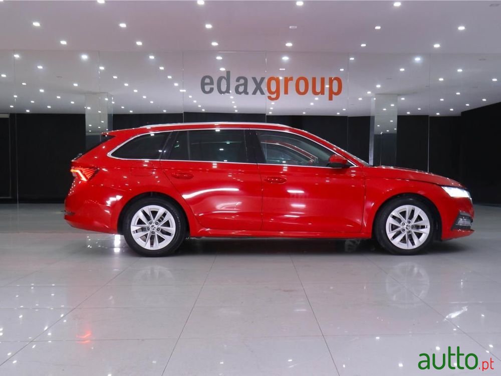 2021' Skoda Octavia Break photo #2