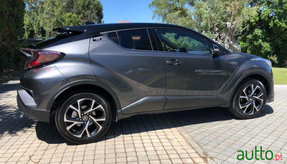 2017' Toyota C-Hr photo #2