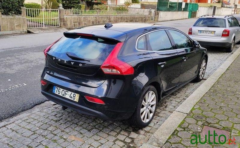 2012' Volvo V40 photo #1