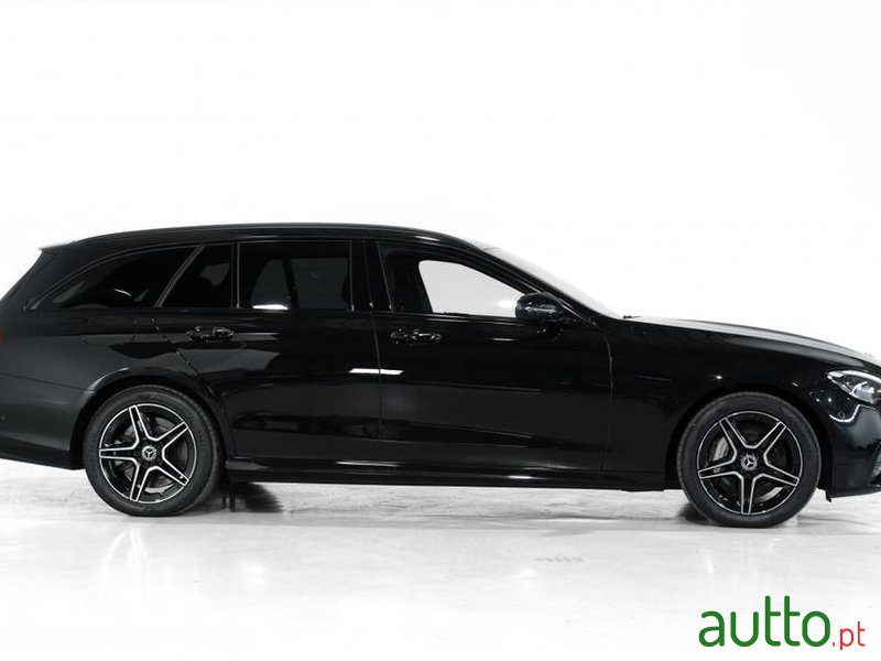2022' Mercedes-Benz Classe E photo #2
