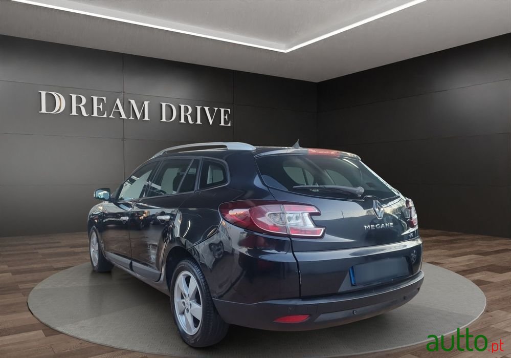2010' Renault Megane Sport Tourer photo #6