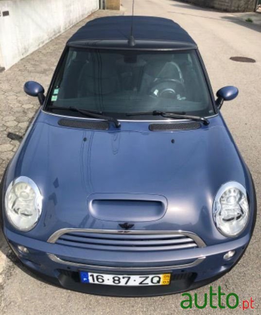 2005' MINI Cabrio photo #3