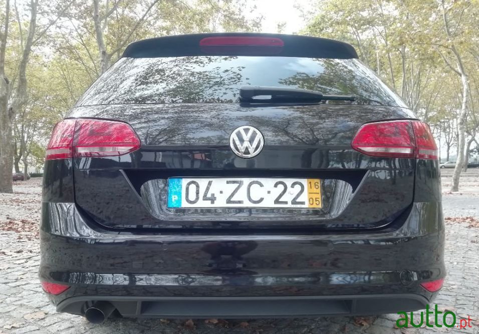 2016' Volkswagen Golf Variant photo #2