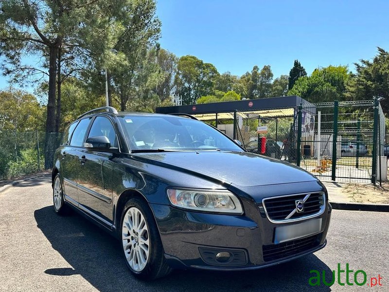 2010' Volvo V50 photo #6