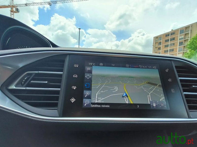 2017' Peugeot 308 1.6 Bluehdi Active photo #3