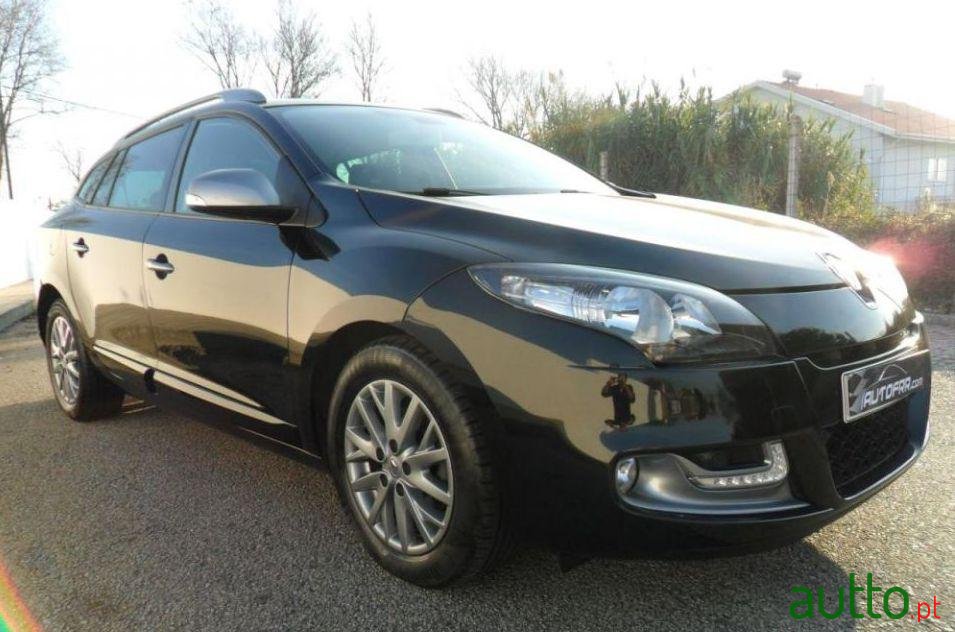 2013' Renault Megane Sport Tourer photo #1