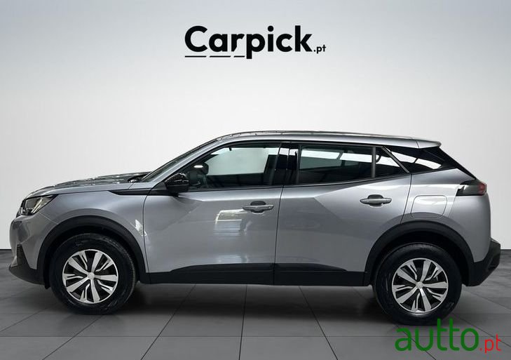 2023' Peugeot 2008 photo #2