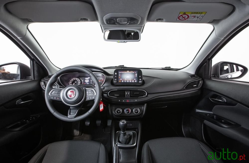 2022' Fiat Tipo photo #6
