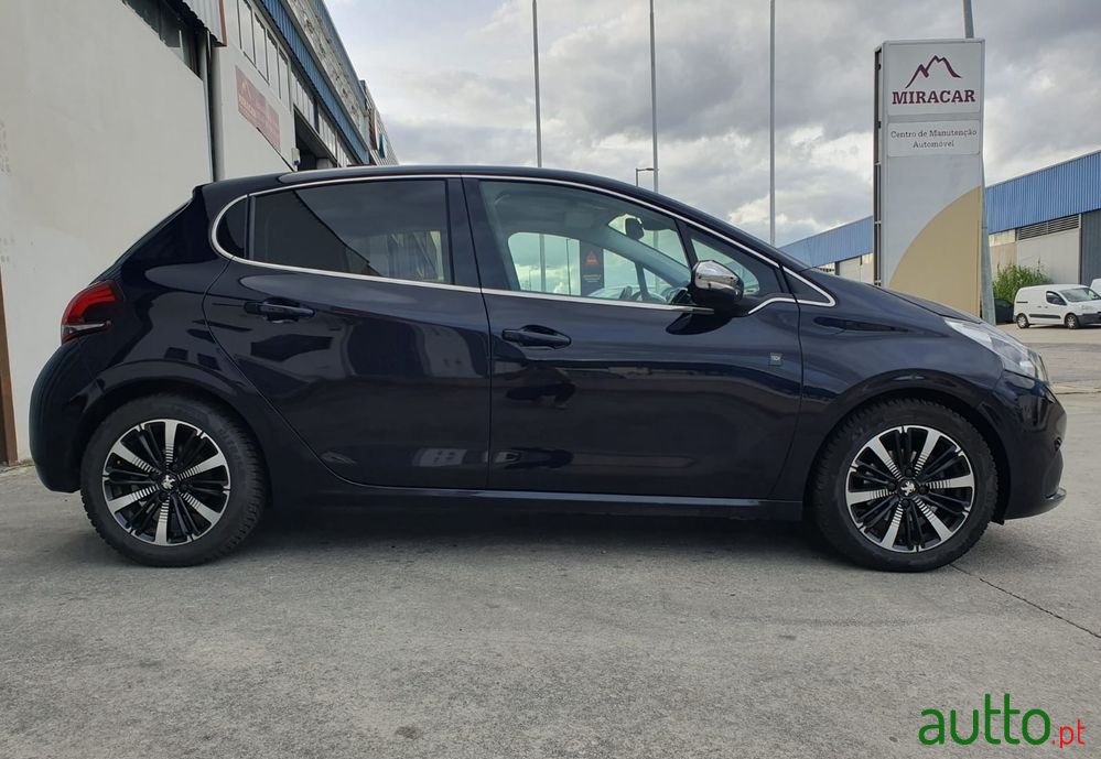 2018' Peugeot 208 photo #6