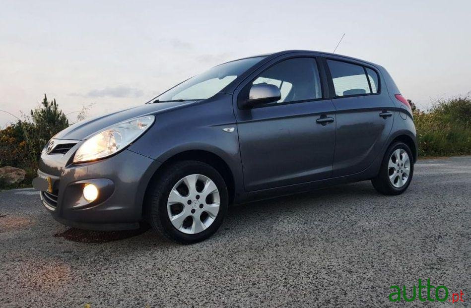 2009' Hyundai i20 photo #1