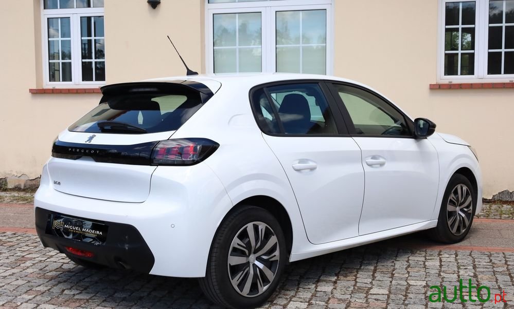 2023' Peugeot 208 photo #6