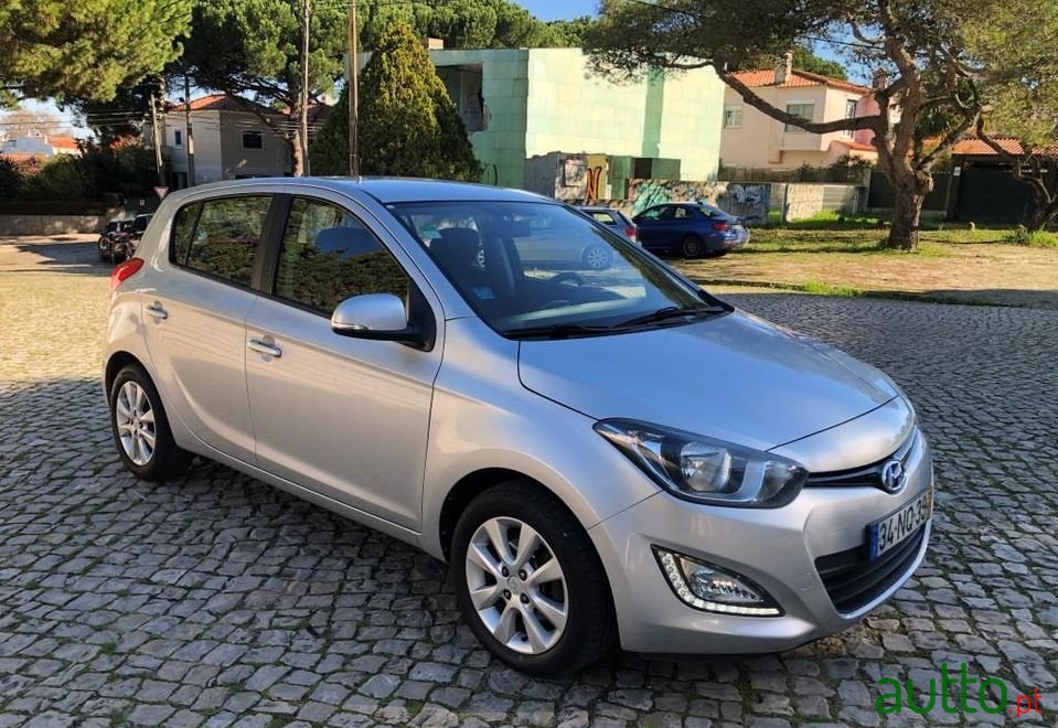 2013' Hyundai i20 photo #3