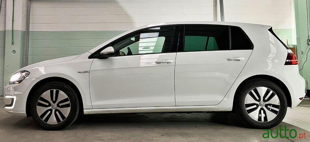 2015' Volkswagen E-Golf photo #4