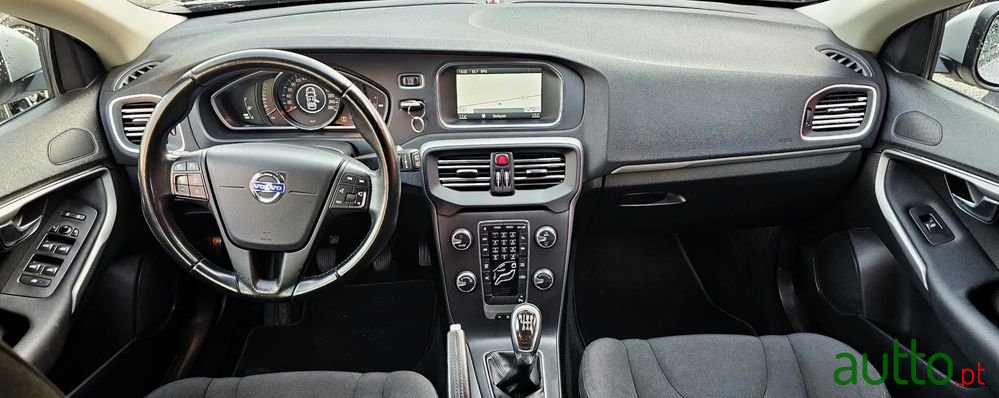 2014' Volvo V40 D2 Kinetic photo #6