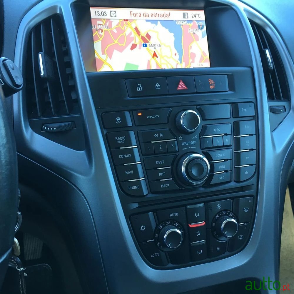 2013' Opel Astra Sports Tourer photo #6