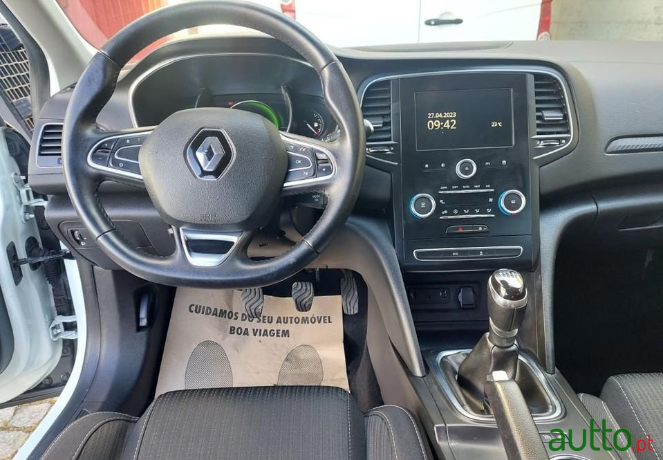 2017' Renault Megane photo #3