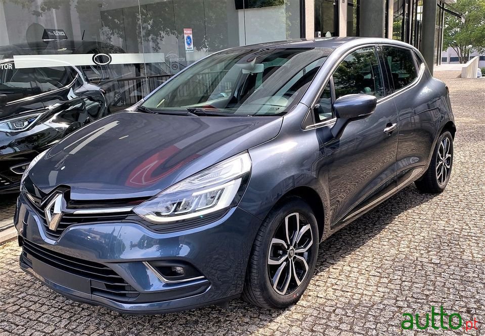 2019' Renault Clio photo #2