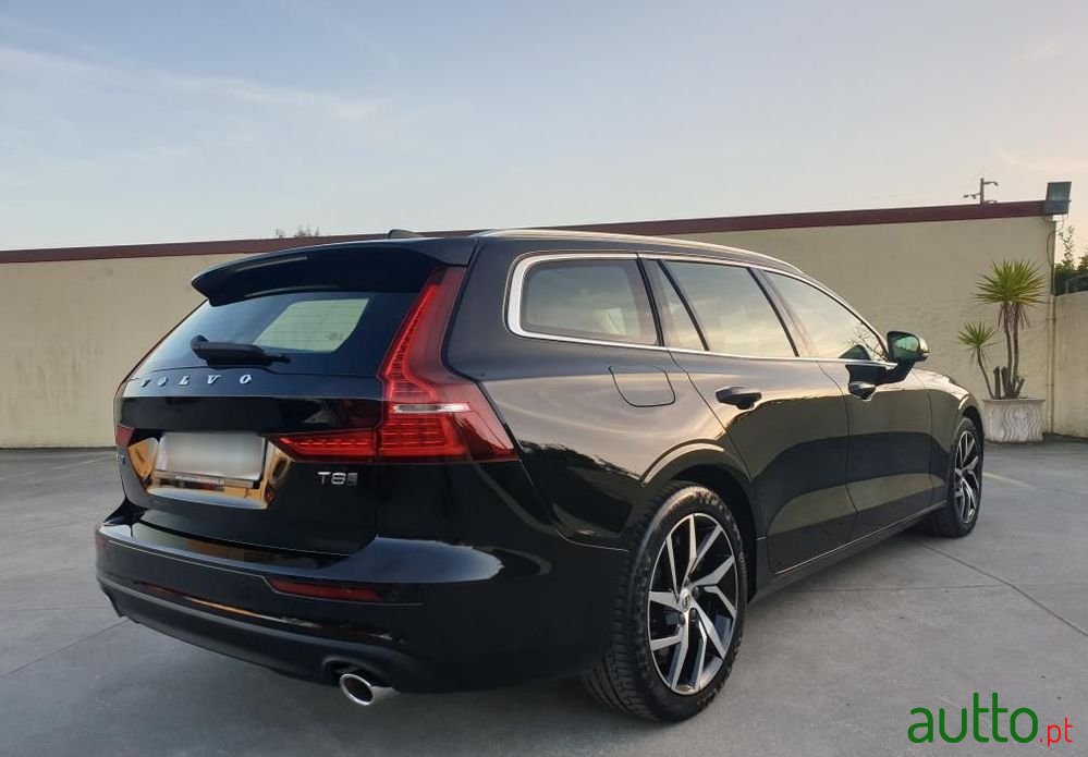 2020' Volvo V60 photo #3
