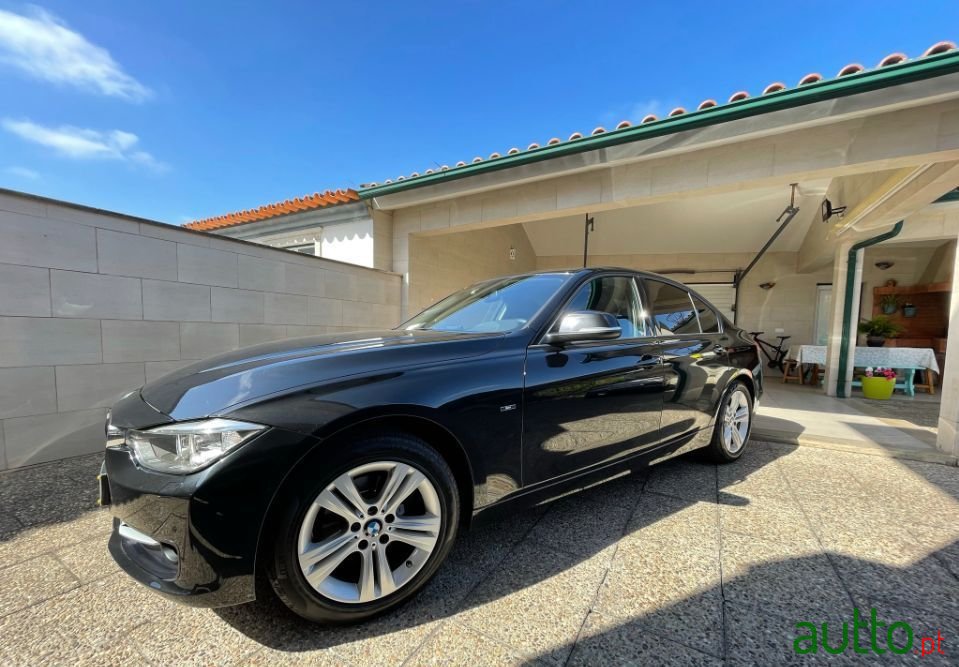 2015' BMW 318 photo #3